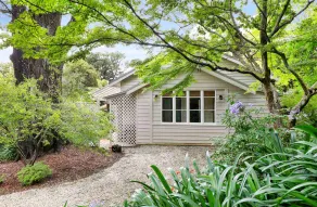 Avondale, Near 3 sisters, fireplace, pets welcome - Image 4