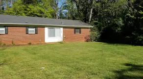 Relaxing home in SouthEnd Area! Pets are welcomed! - Image 4
