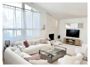 Beachy Modern 3-Bedroom - Image 2