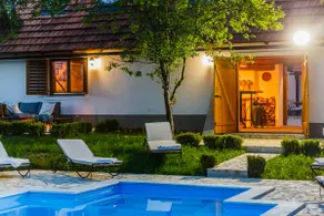 Beautiful cottage with heated pool for 22 ppl - Image 3