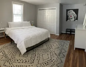 Spacious 2BR Norwich Cottage with seasonal pool - Image 3