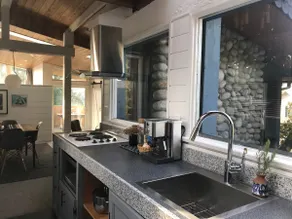 Deep Cove Modern Seaside Suite & Hidden Cottage - Image 2