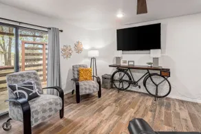 Modern 2BR Townhouse - Near Bike Trails & Golf - Image 2