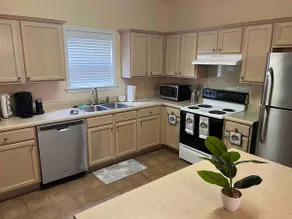 Downtown Retreat~With Worry Free Parking! - Image 5