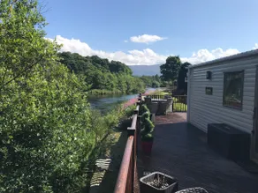 Riverbank Lodge - Image 2