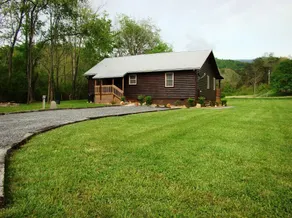 Climbing Bear Creekside Cabin - Image 4