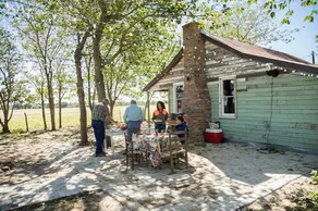 Quaint 1920s Cabin w/ Fireplace Calvert, TX - Image 4
