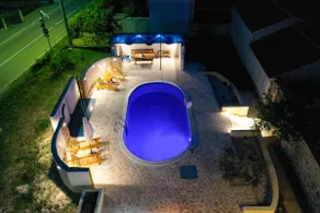 Rustic Holiday House With Private Pool - Image 3
