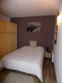 GROUND FLOOR APARTMENT, PONTAILLAC WITH TERRACE - Image 2