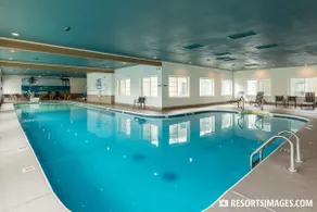 Romantic Getaway Walk-in Suite & Resort Ammenities - Image 2