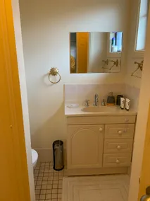 Adorable 1-bedroom place equipped with kitchen - Image 5