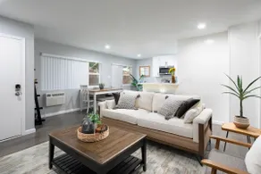 Newly remodeled |Spacious 2bedroom |Walk to beach - Image 2