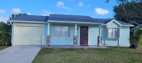 Beautiful house with jacuzzi and pool table! - Image 2