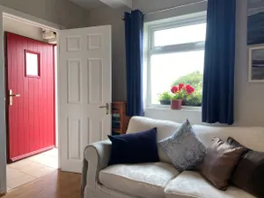 Fuchsia Cottage quaint rural seaside escape - Image 4