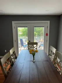 CHeerful 3-bedroom waterfront home - Image 3