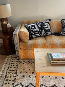 Charming Little Italy Apt by designer - Image 5