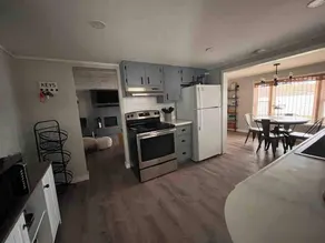 Unwind at the Stunning Fischer's Getaway Lakefront Cottage! - Image 4
