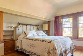Spacious Restored Downtown Craftsman - Image 5