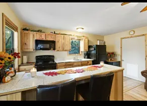 Soggy Bottom Hollow private cabin nestled in woods - Image 5