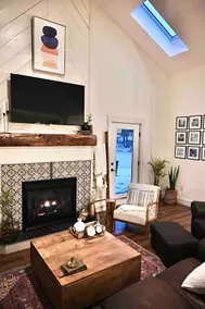 Charming Cottage w/pond - 20 min to Stowe! - Image 2