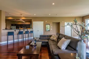 Luxury Penthouse Downtown Nanaimo - Image 2