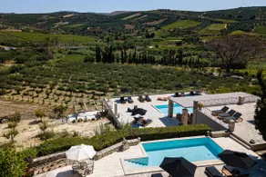 A Grand Estate, with 2 Pools, Gym & Tennis Court - Image 4