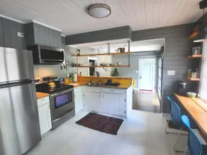 Applebelle MidMod Apt- 1 block from Ecusta Trail! - Image 5