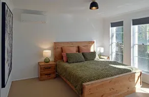 Pets welcome. All linen included. Lovely house. - Image 4