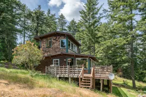 Summer is here! Welcome to the crown Lopez Isla! - Image 3
