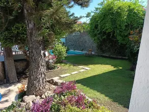 Cozy retro-style house, area with surveillance - Image 4