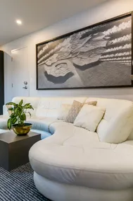 Stunning place in Bloordale - Image 2