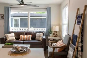 City Farmhouse Bnb 🙌🏼 5 minutes from Downtown! 🌆 - Image 2