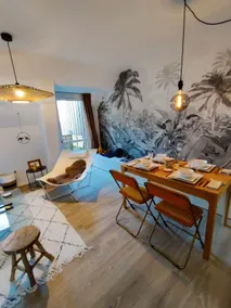 Charming apartment in the heart of a city of character - Image 3