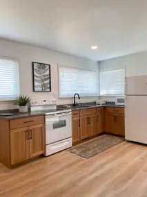 Town and Country Cottage - Image 3