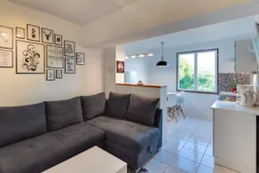 Mel's Place - Image 4