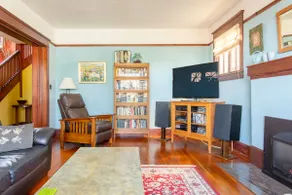 Spacious Restored Downtown Craftsman - Image 4