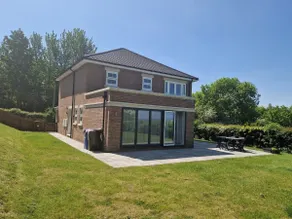 Field View - Amazing 5bed house - Image 4