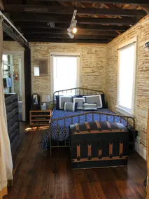 Rolling River Guest House ~ Cozy & Fun - Image 4