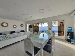 Gorgeous Villa with Pool, Barbeque & Netflix - Image 4