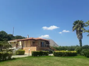 Villa overlooking the sea - Image 5