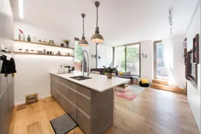 PETTY Luxury Apartment with Garden - Best Location - Image 4
