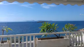 Sea front house at Athinian-Voula Riviera - Image 2