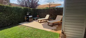 House with a garden and a community pool - Image 2