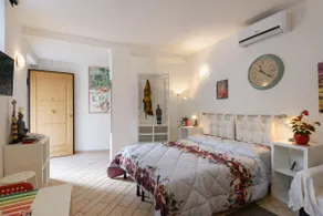 10 min from downtown Private Parking Air Conditioning - Image 3