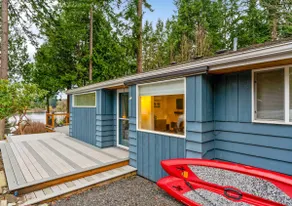 Lakefront Cabin with Water View & Hot Tub - Image 2
