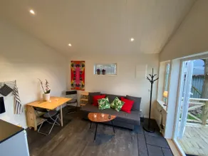 A home close to everything. - Image 4