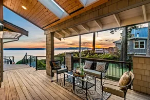 Spectacular Puget Sound Beach Front House - Image 3