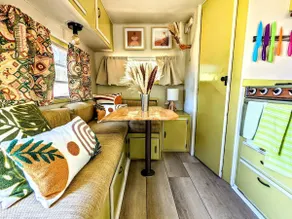 VCT#1 The Real Teal - Vintage Camper -Glamping  W/Lake Views - Image 2