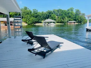Newly renovated: Waterfront 4 Bedroom - Image 2