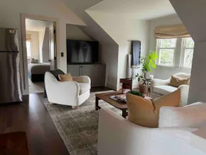 Charming 2-Bedroom Back Cove Retreat - Image 3